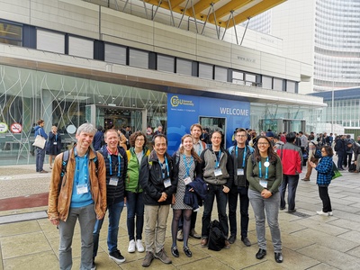 Een deel van de wetenschappers van het KMI op de EGU General Assembly 2019.