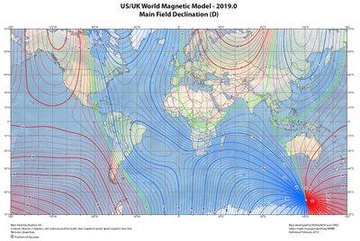 Waarden van de magnetische declinatie in de wereld begin 2019 volgens het WMM. Dit model werd ontwikkeld op basis van geomagnetische gegevens gemeten door satellieten (momenteel de ESA Swarm-missie) en de magnetische waarnemingscentra (die de aarde onvolledig bedekken).